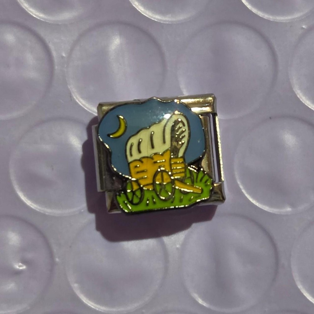 Little house on the Prairie type covered wagon Italian Charm